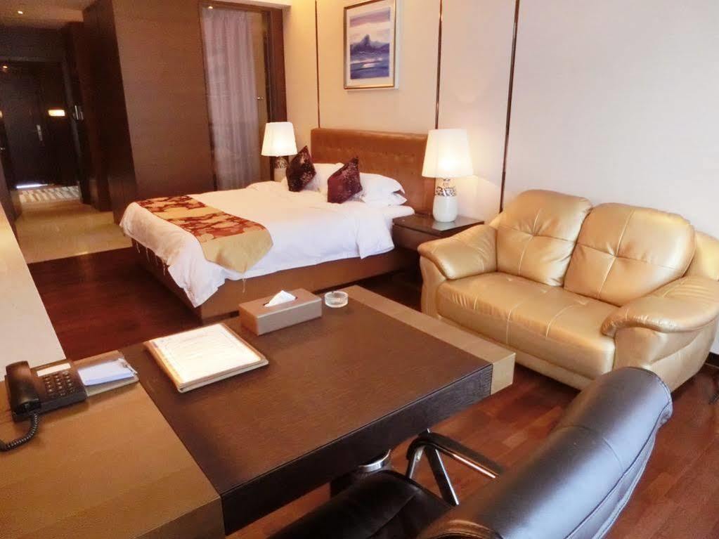 Estay Residence • Poly Central Pivot Canton Extérieur photo